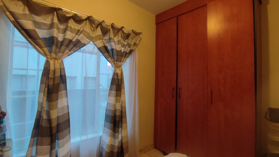 2 Bedroom Property for Sale in Waterval East North West